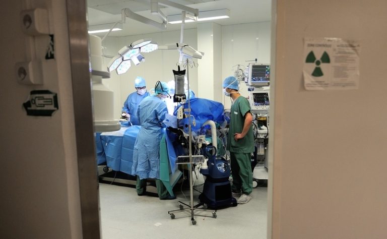 Huh: deze vrouw zweet bloed