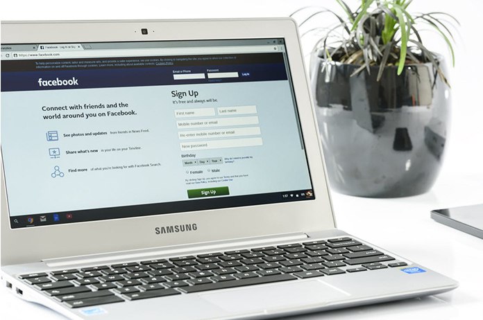 Facebook experimenteert met CV-functie