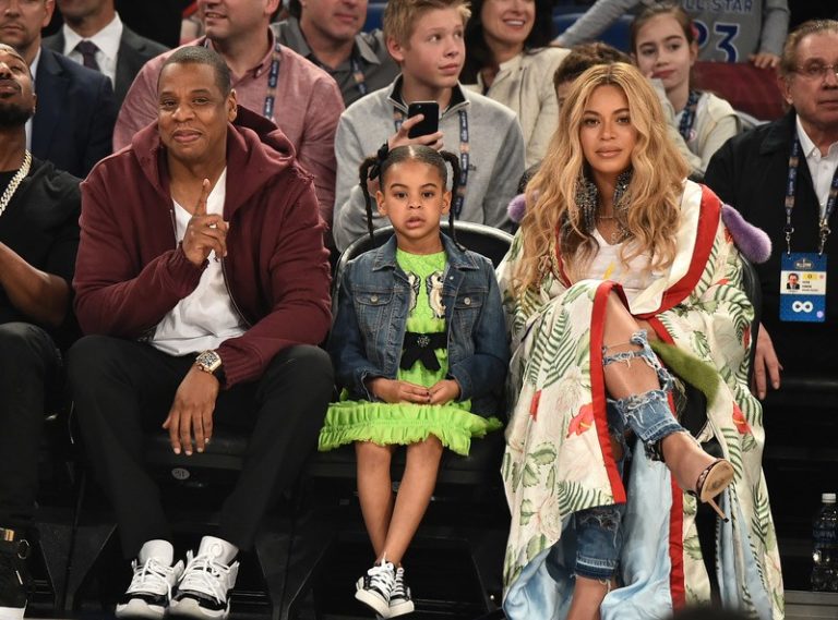 Zien: de eerste foto’s van de tweeling van Beyoncé en Jay Z