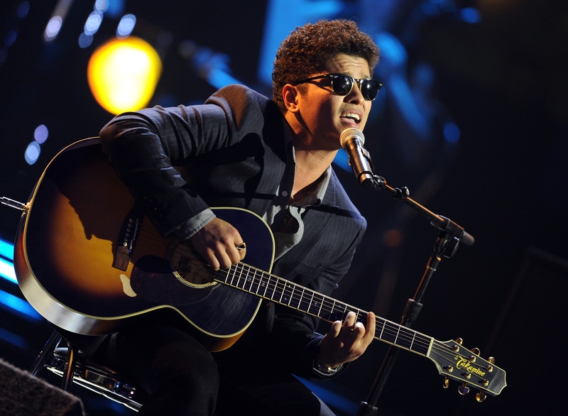 Bruno Mars aangeklaagd door fotograaf om babyfoto van … zichzelf