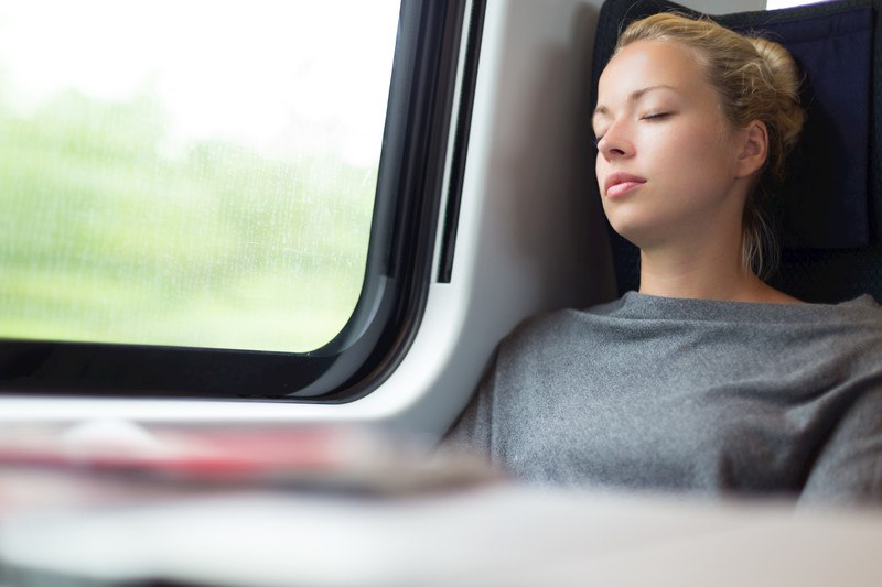 Waarom je steevast aan je halte wakker wordt