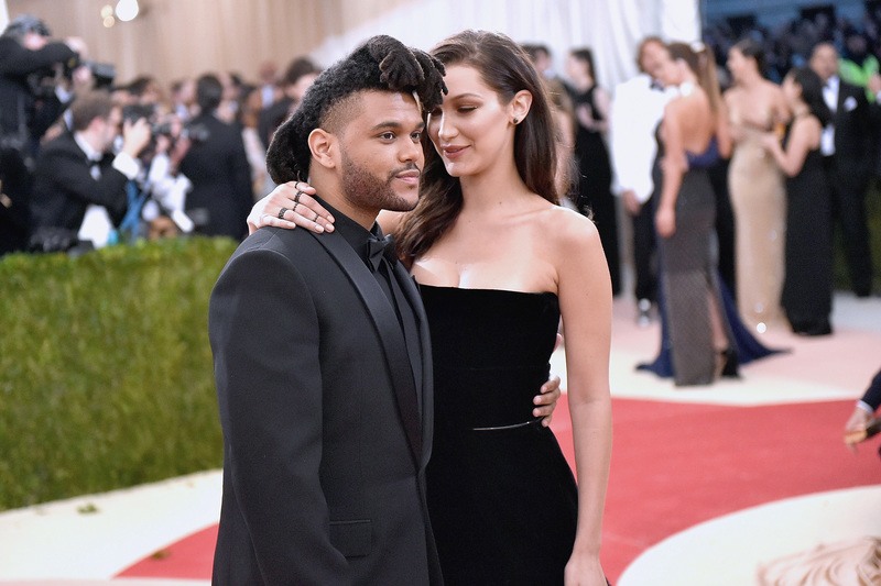 The Weeknd wil weer op een goed blaadje staan bij ex Bella Hadid