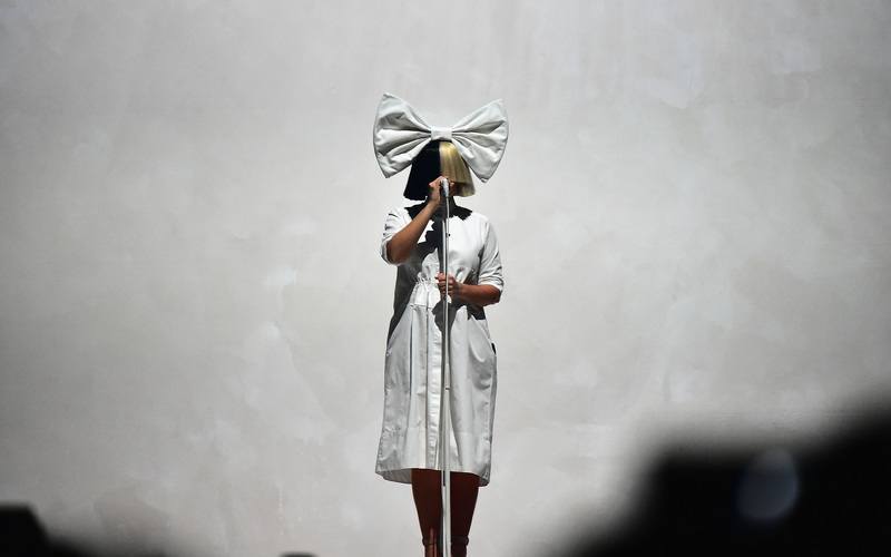 Sia snoert chanteurs de mond