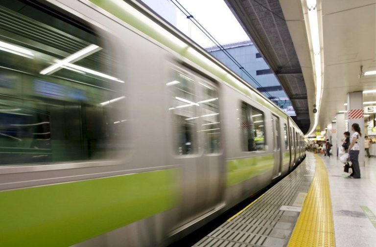 Bedrijf biedt excuses aan nadat trein twintig seconden te vroeg vertrekt