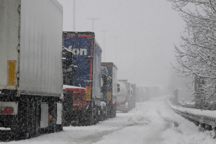 Al meer dan 1.200 km file door sneeuw