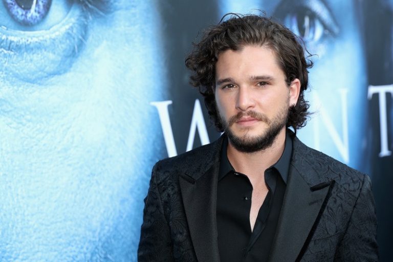 Kit Harington wordt bekroond tot slechtst geklede man