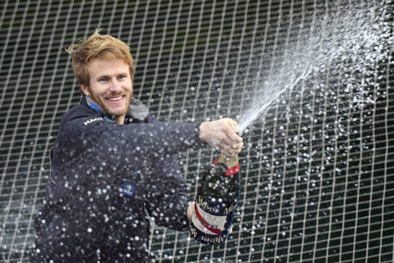 Fransman verbreekt wereldrecord zeilen