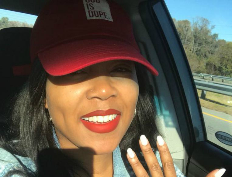 Vrouw zendt per ongeluk verlovingsberichtje naar bekende actrice