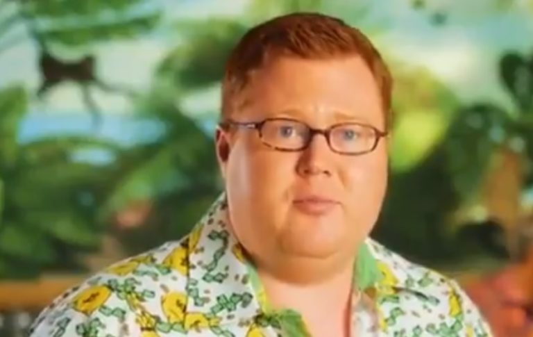 Miljardairszoon eist kostbare verlovingsring terug