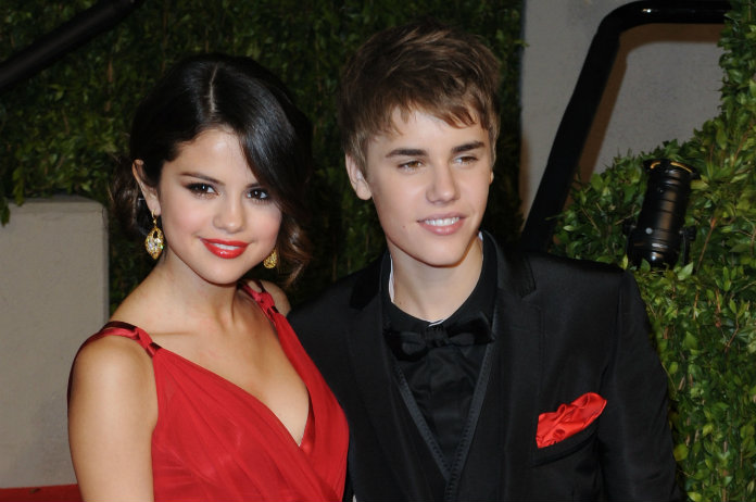 Zo denkt de moeder van Justin Bieber over Selena Gomez