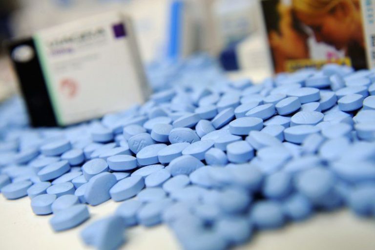 Ierse mannen claimen dat dampen Viagra-fabriek hen erecties bezorgt