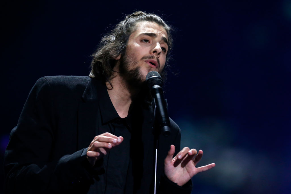 Salvador Sobral zingt weer na hartoperatie