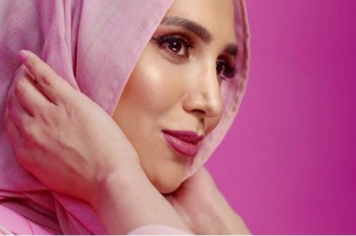L’Oréal introduceert eerste model met hijab in beautycampagne