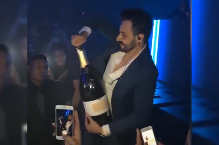 Hij wil in de club uitpakken met een fles champagne van 34.000 euro… Maar dan doet ie DIT! (video)