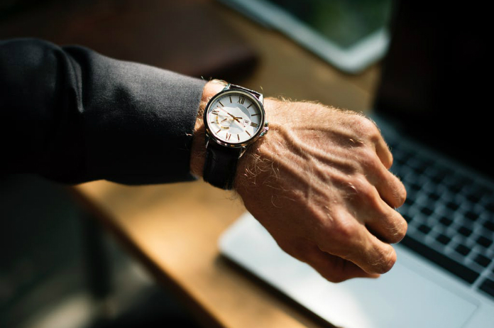 Wetenschappers ontdekken waarom je altijd te laat komt