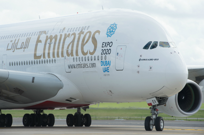 Vrouw met menstruatieklachten uit vliegtuig gezet