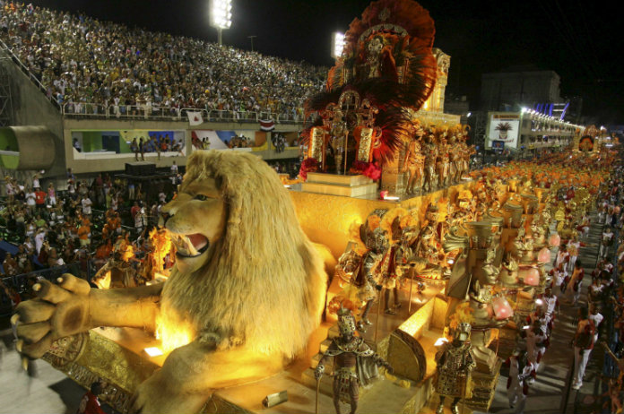 IN BEELD. Laatste uren van carnaval gaan in