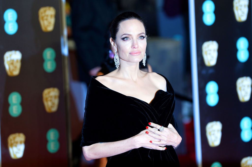 “Angelina Jolie heeft geen interesse in daten”