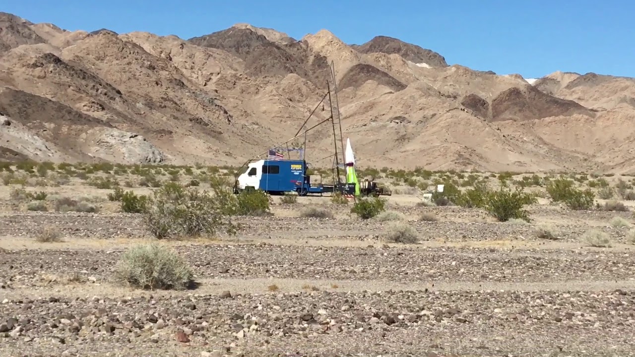 VIDEO. Man bouwt raket om het bestaan van de ruimte te ontkennen