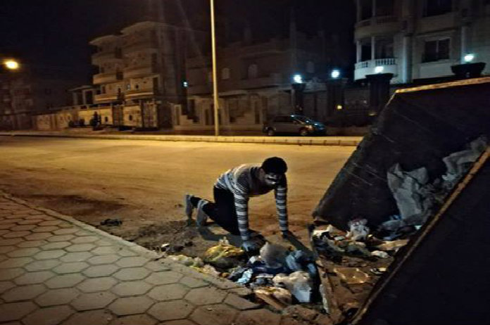 Man draagt wasberenpak in ruil voor Bitcoins