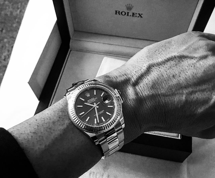 Winnaar van de Ronde bedankt ploegmaats met peperduur geschenk