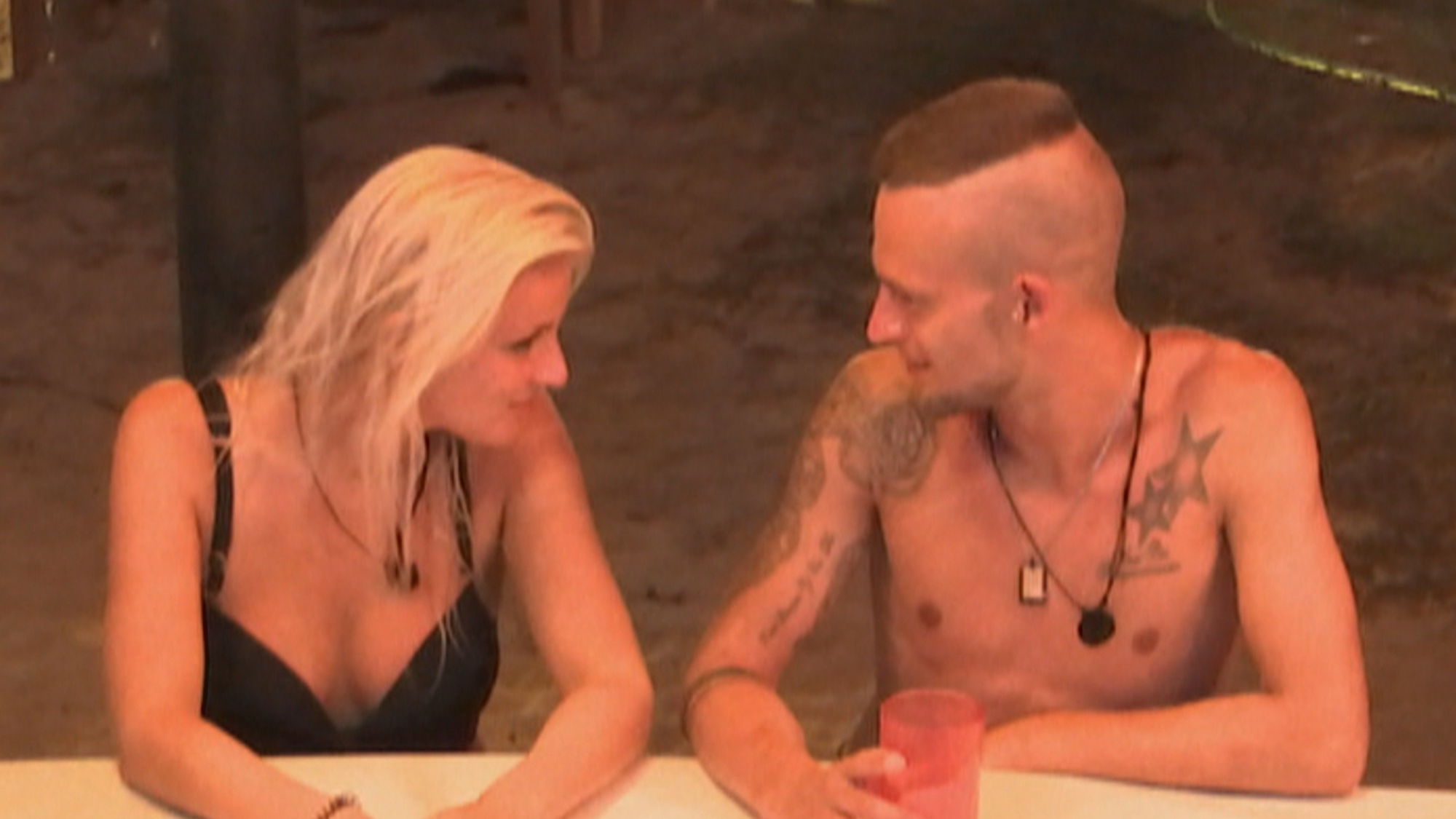 Cherish verklapt hoe de vork echt in de steel zit: “Voor mij was het geen liefde”