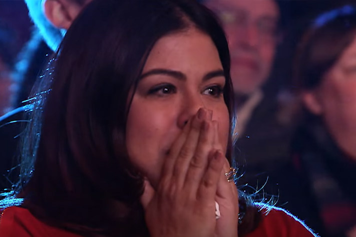 Ongelooflijke goocheltruc krijgt ‘Golden Buzzer’. En jij krijgt ongetwijfeld tranen in de ogen! (video)