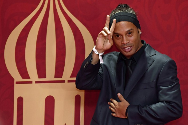 Ronaldinho treedt met twee vrouwen tegelijk in huwelijksbootje