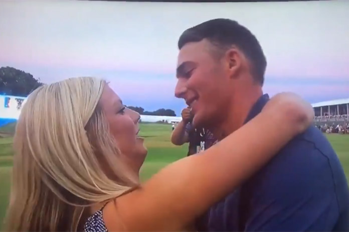 Friendzone: golfer wint meer dan een miljoen dollar tijdens toernooi. Maar wanneer hij nadien een vriendin wil kussen, gaat het fout… (video)