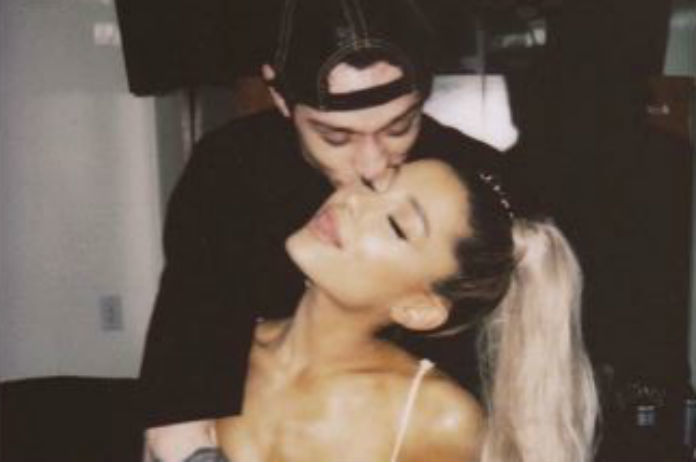 Ariana Grande is verloofd met haar nieuwe vriend Pete Davidson
