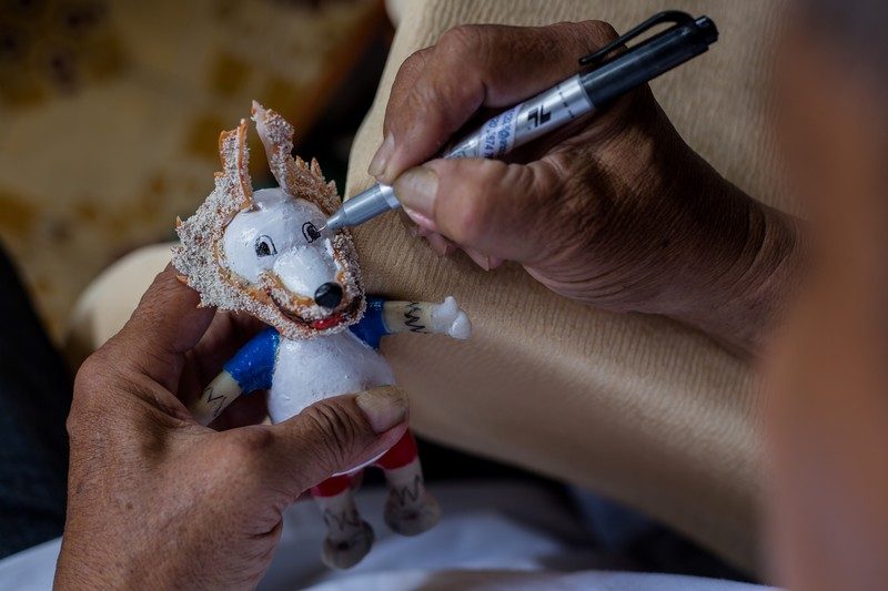 IN BEELD. Vietnamees maakt prachtige WK-kunst uit eierschalen