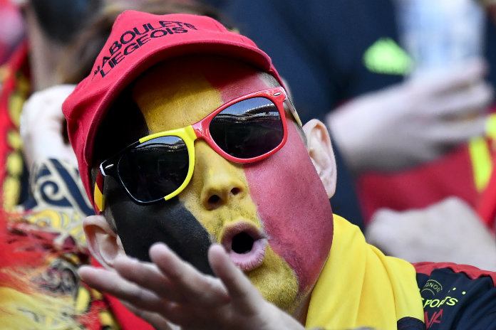 Vlaming staat met plezier recht voor Brabançonne