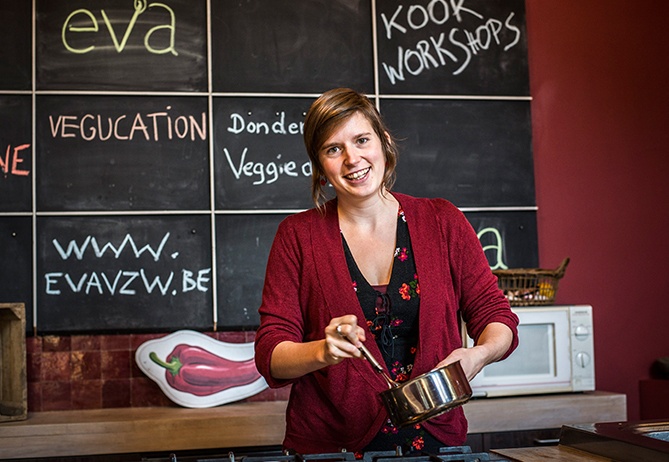 Werken voor de goede doelen : Fien Louwagie voor EVA vzw