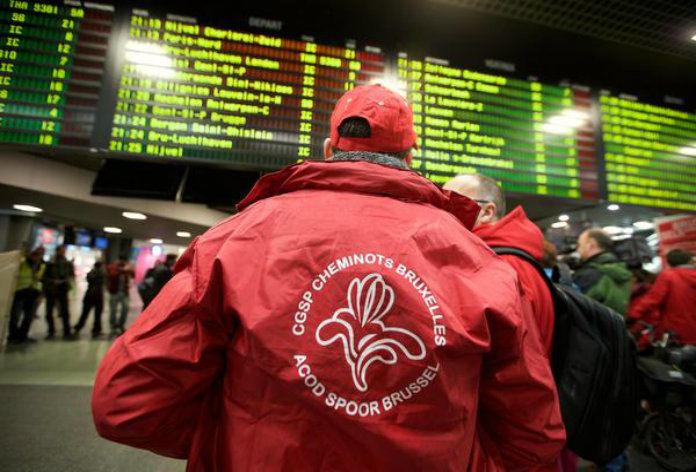 Eén trein op drie staakt niet
