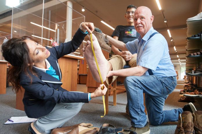 Venezolaanse reus moet naar Nederland wil hij schoenen kopen