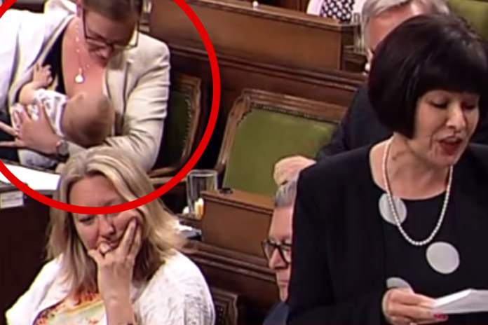 Niets dan lovende reacties op minister die borstvoeding geeft in parlement (video)