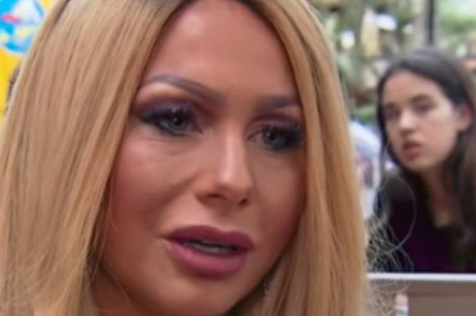 Barbie uit Oh Oh Cherso toont nieuwe looks. Herken jij ze nog?