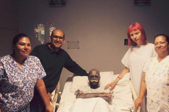 Man is zo verslaafd aan tatoeages dat hij geslacht laat weghalen: “want het stoort mijn lichaam”