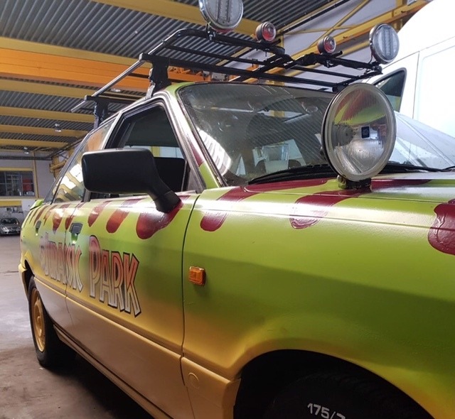 Vriendengroep cruiset in ‘Jurassic Park’-stijl richting Boedapest