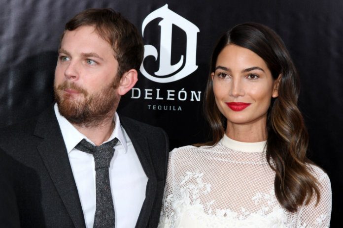 Model Lily Aldridge kondigt tweede zwangerschap aan