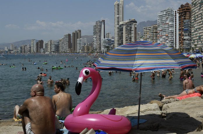 Britse toerist in Benidorm beleeft ellendige vakantie vanwege “te veel Spanjaarden”
