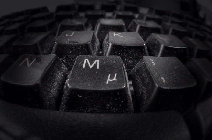 Bureau bevat veel meer bacteriën dan wc-bril