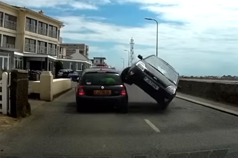 Wegpiraten troef in deze schokkende compilatie (video)