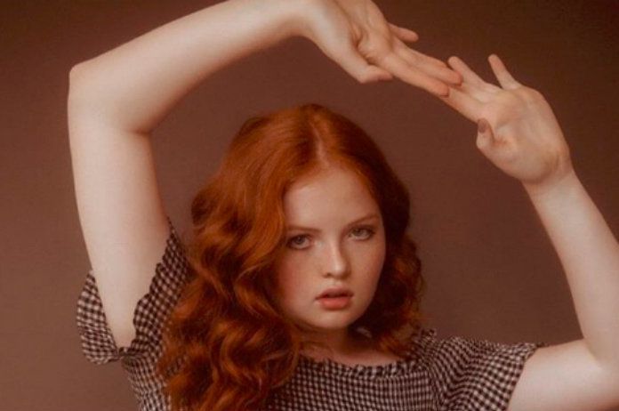 IN BEELD. Dit atypische model verovert de fashionwereld