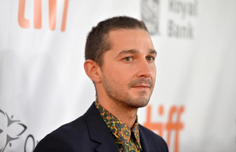 Acteur Shia LaBeouf valt in de armen van ex-verloofde Robert Pattinson