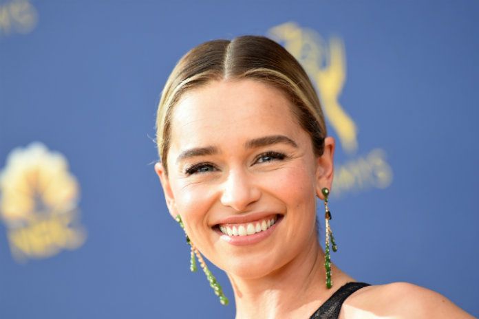Emilia Clark laat ‘Game of Thrones’-tattoo zetten
