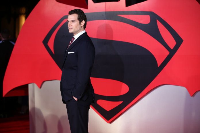 Henry Cavill hangt zijn cape aan de haak