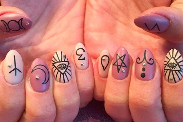 IN BEELD. Astrologienagels veroveren sociale media