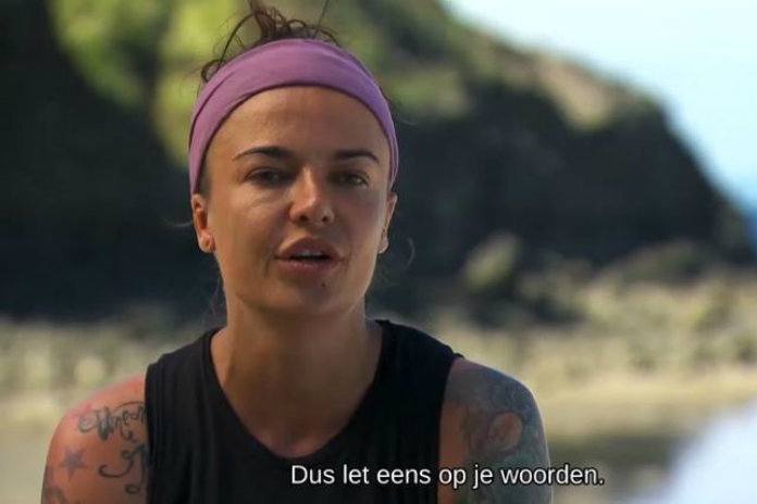 Kandidaten gaan in de clinch met elkaar tijdens Expeditie Robinson