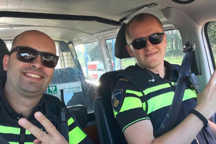 Crimineel ziet plots selfie van twee agenten op zijn Instagramaccount staan